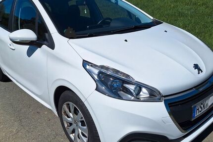 Peugeot 208 100.000 km 5.490 &euro; Schmallenberg 57392