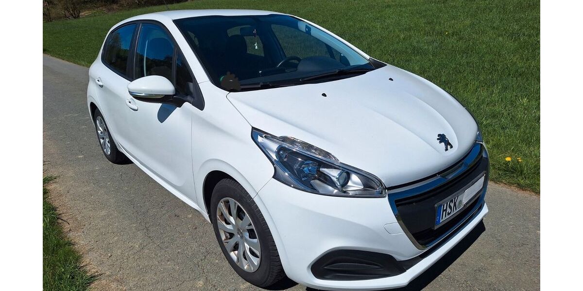 Peugeot 208 100.000 km 5.490 &euro; Schmallenberg 57392
