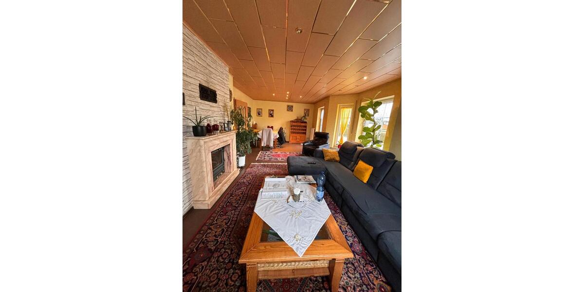 Reihenhaus Neuental - 8 Zimmer, 240 m&sup2;, 340.000&euro; | Angebot:26963651