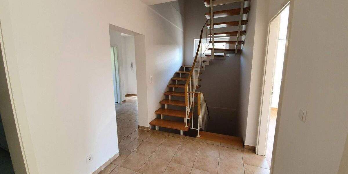 Einfamilienhaus Finsterwalde - 5 Zimmer, 130 m&sup2;, 1.290&euro; | Angebot:25337669