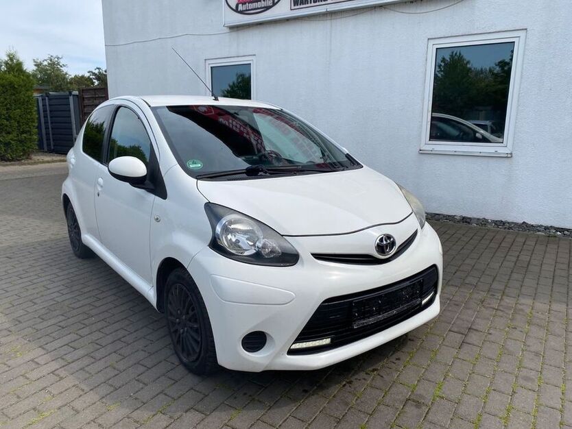 Aygo (X)