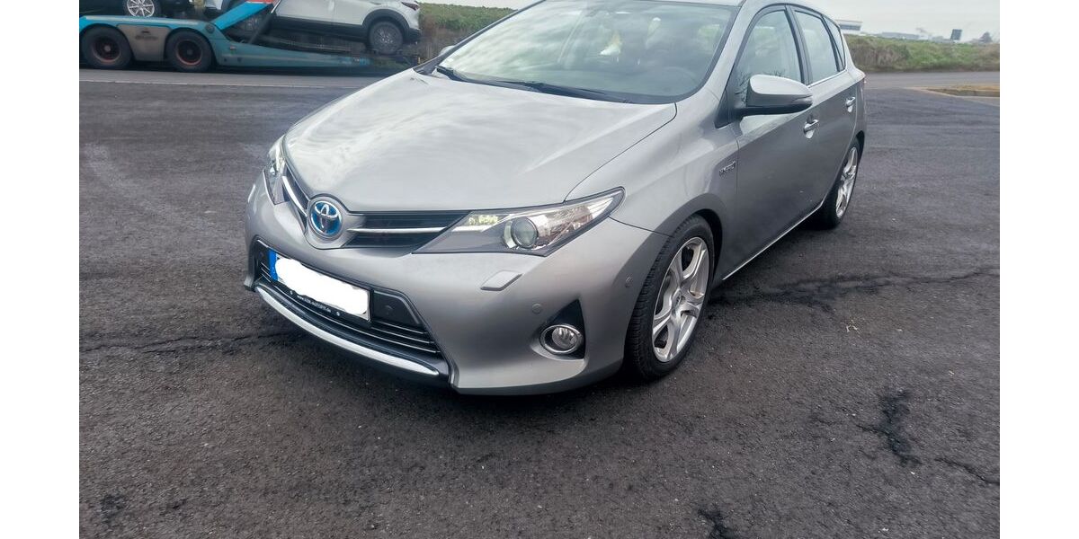Toyota Auris 187.235 km 10.400 &euro; Euskirchen 53881