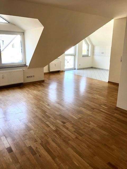Wohnung zum Mieten in Chemnitz 290 € 51.12 m²