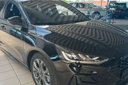 Ford Focus 2.650 km 29.590 € Batzhausen 92358