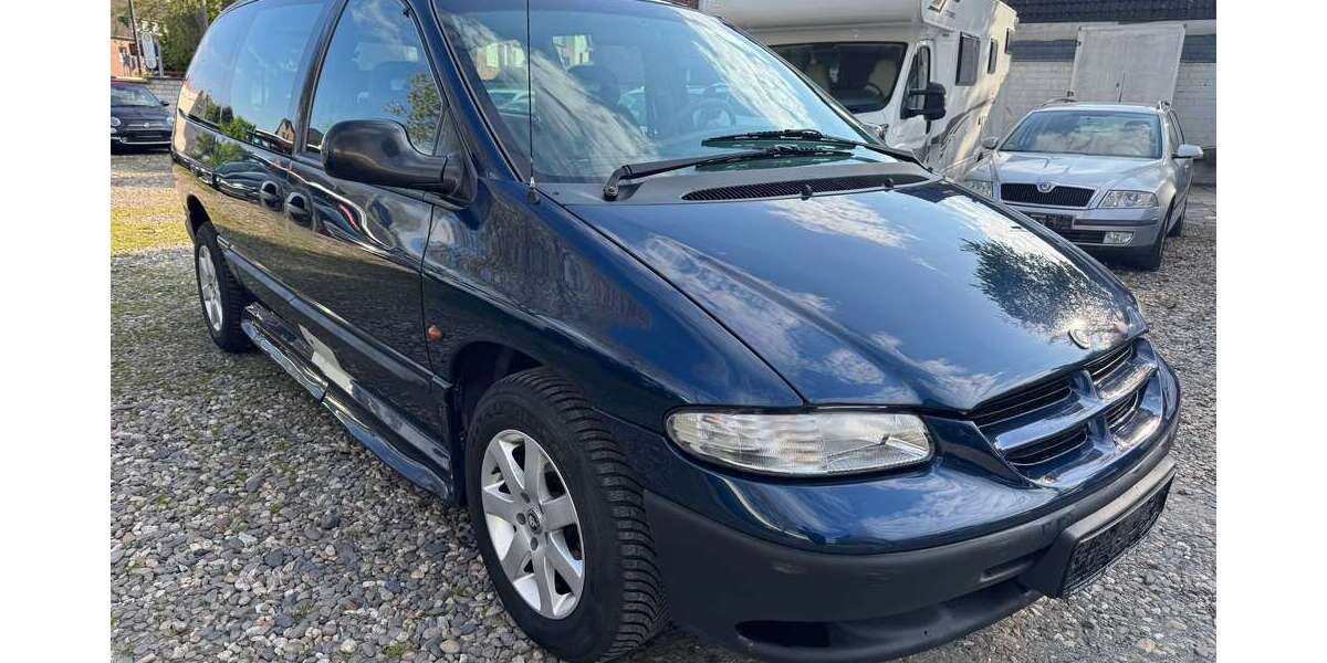 Chrysler Voyager 109.500 km 3.499 &euro; Troisdorf Sieglar 53844