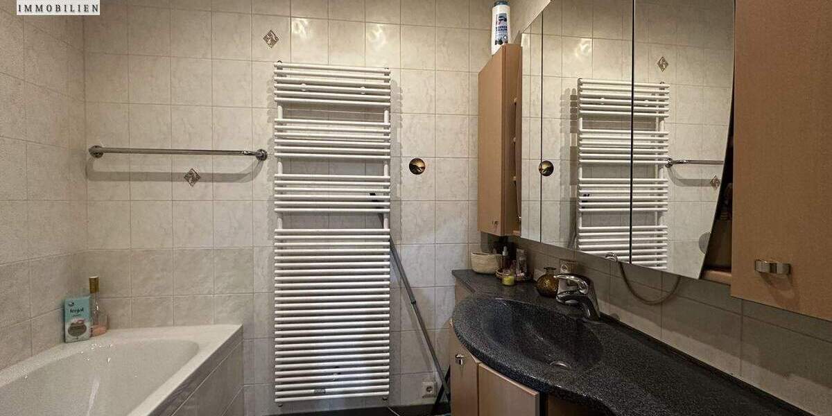Etagenwohnung Hof Innenstadt - 4 Zimmer, 114 m&sup2;, 139.000&euro; | Angebot:25768147