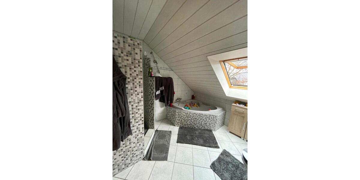Dachgeschoßwohnung Bad Kreuznach Bad Münster am Stein-Ebernburg - 3 Zimmer, 96 m&sup2;, 970&euro; | Angebot:26566091