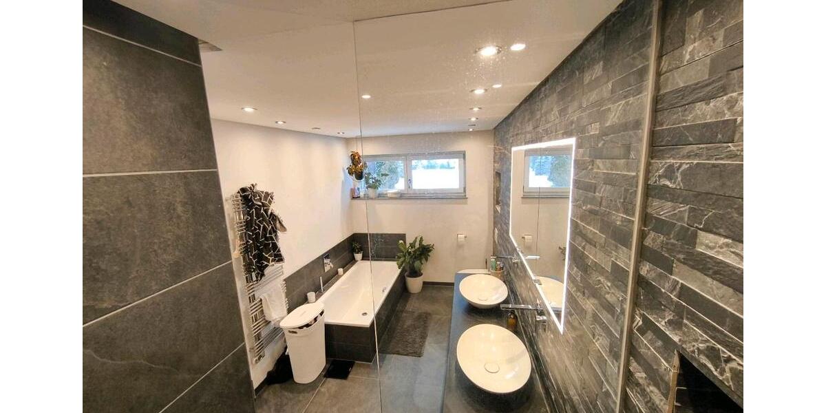 Etagenwohnung Lachen - 3 Zimmer, 97 m&sup2;, 425.000&euro; | Angebot:27108407