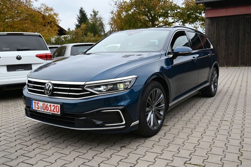 VW Passat Variant 69.800 km 24.500 € Petting /Waging am See 83367