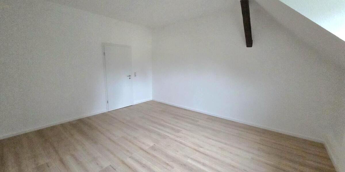 Schicke 3-Zimmer-Dachgeschosswohnung in zentraler Lage von Stollberg! 3 zimmer