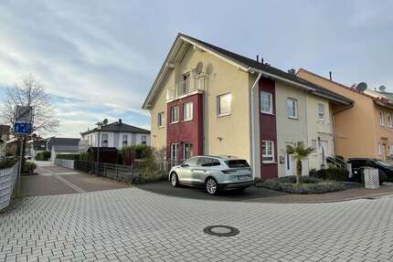 Haus zum Mieten in Hockenheim 2.100 € 190 m²