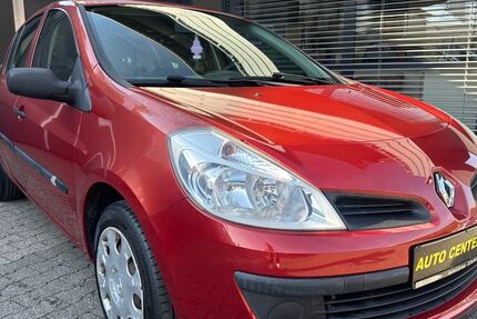 Renault Clio 99.099 km 2.950 &euro; Tuttlingen 78532