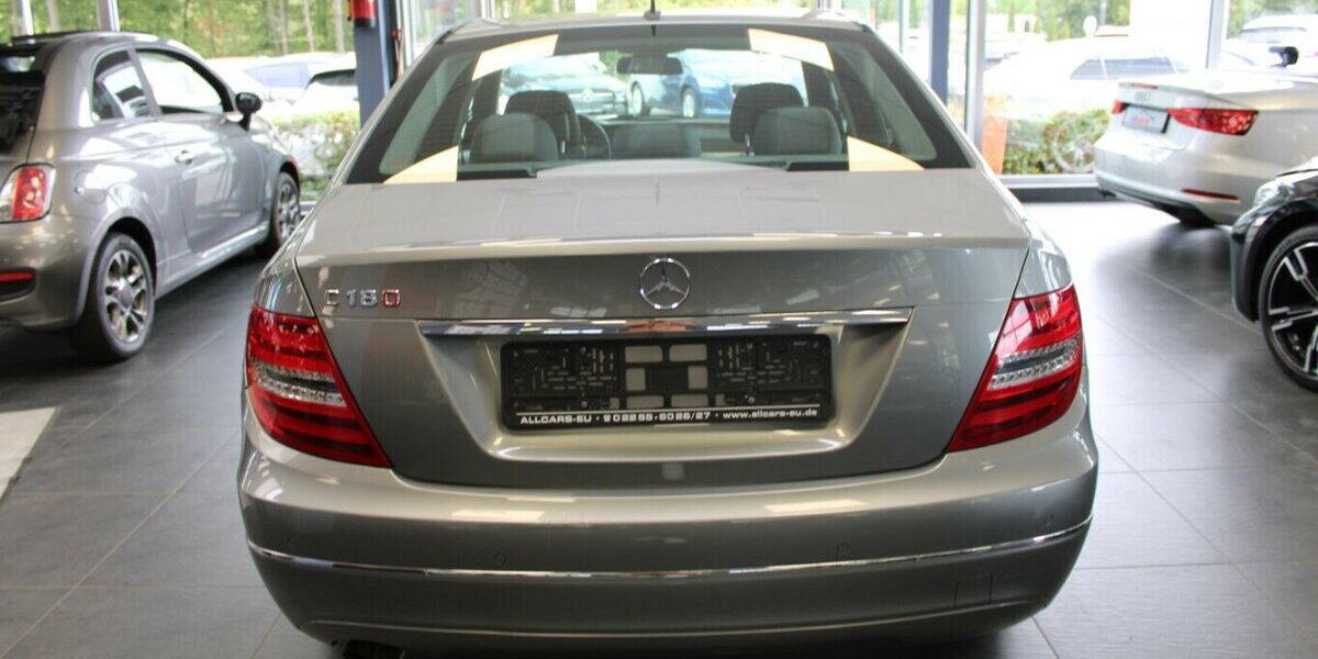 Mercedes-Benz C 180 BlueEFFICIENCY 7G-TRONIC Avantgarde 142.447 km 9.980 &euro; Euskirchen 53881
