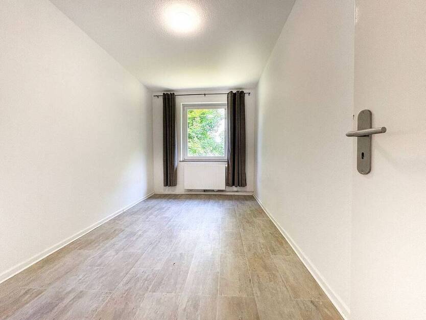 Fähr-Lobbendorf Bezugsfreie, helle 4-Zimmer-Wohnung mit Sonnenbalkon in ruhiger Lage