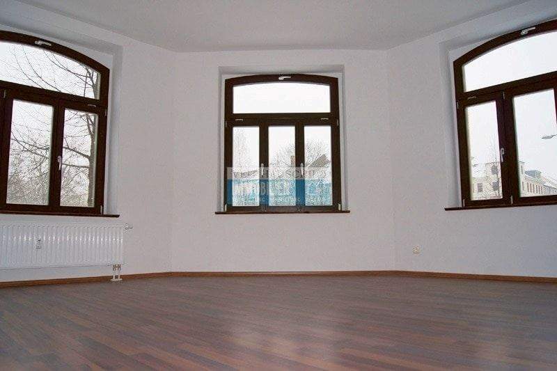 Schöne ETW in Gohlis! * Eckwohnzimmer * Tageslichtbad mit Wanne & Fußbodenheizung * dunkles Laminat 2 zimmer