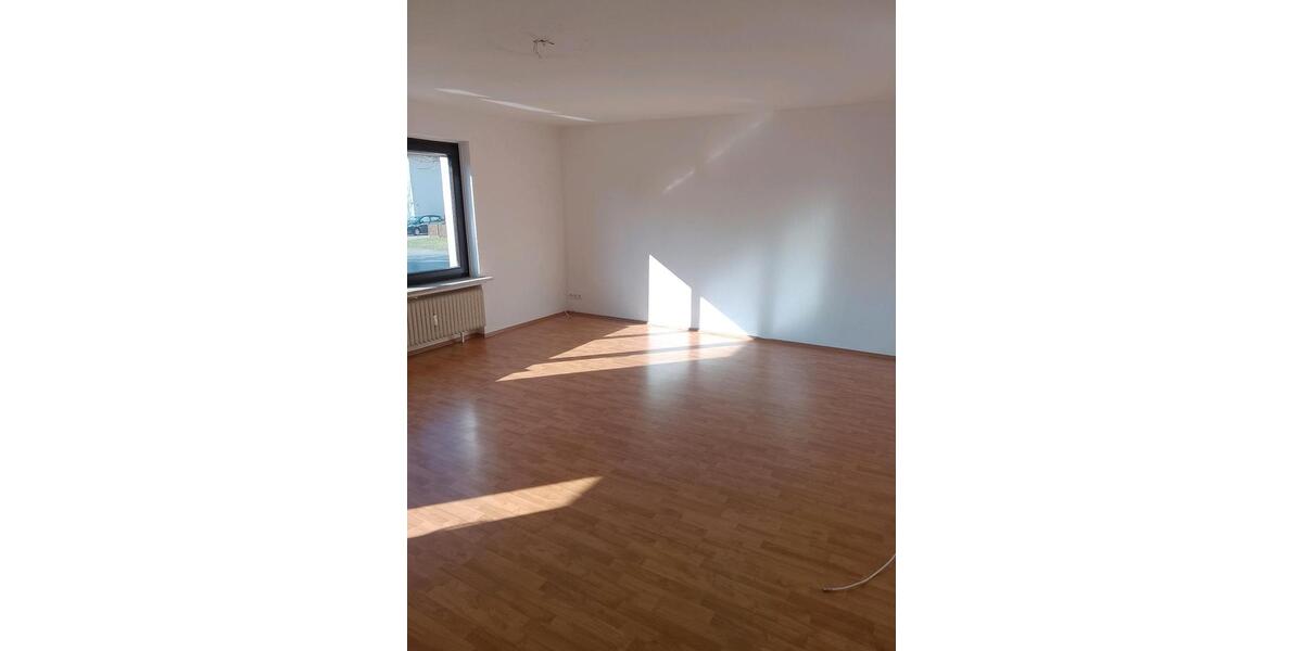 Hochparterre Schiffdorf - 3 Zimmer, 83 m&sup2;, 690&euro; | Angebot:25398177