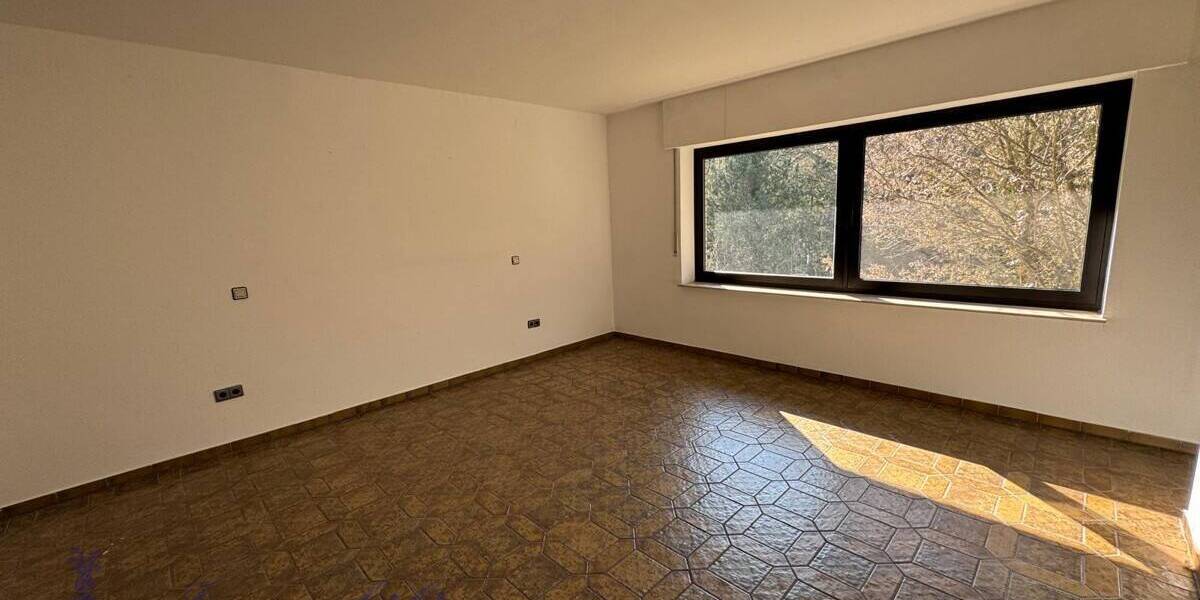 Einfamilienhaus Lage Hörste - 8 Zimmer, 250 m&sup2;, 1.600&euro; | Angebot:26545492
