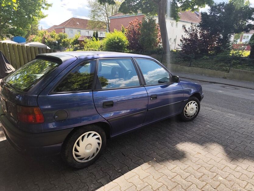 Opel Astra 98.000 km 2.750 € Curau 23617