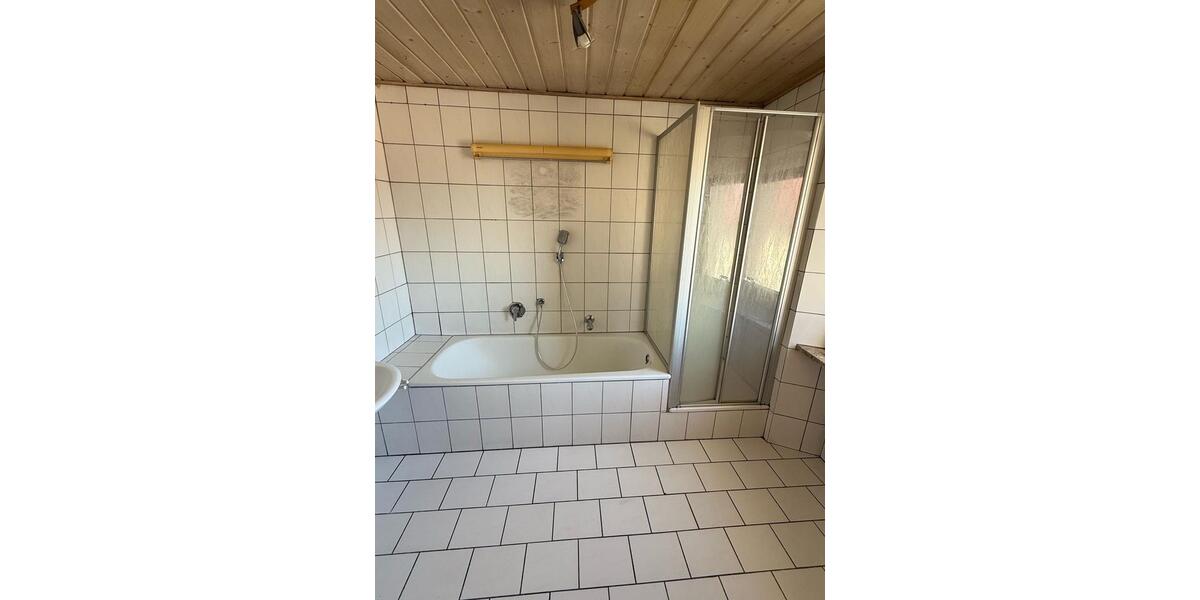 Etagenwohnung Moosbach - 3 Zimmer, 80 m&sup2;, 500&euro; | Angebot:26405831