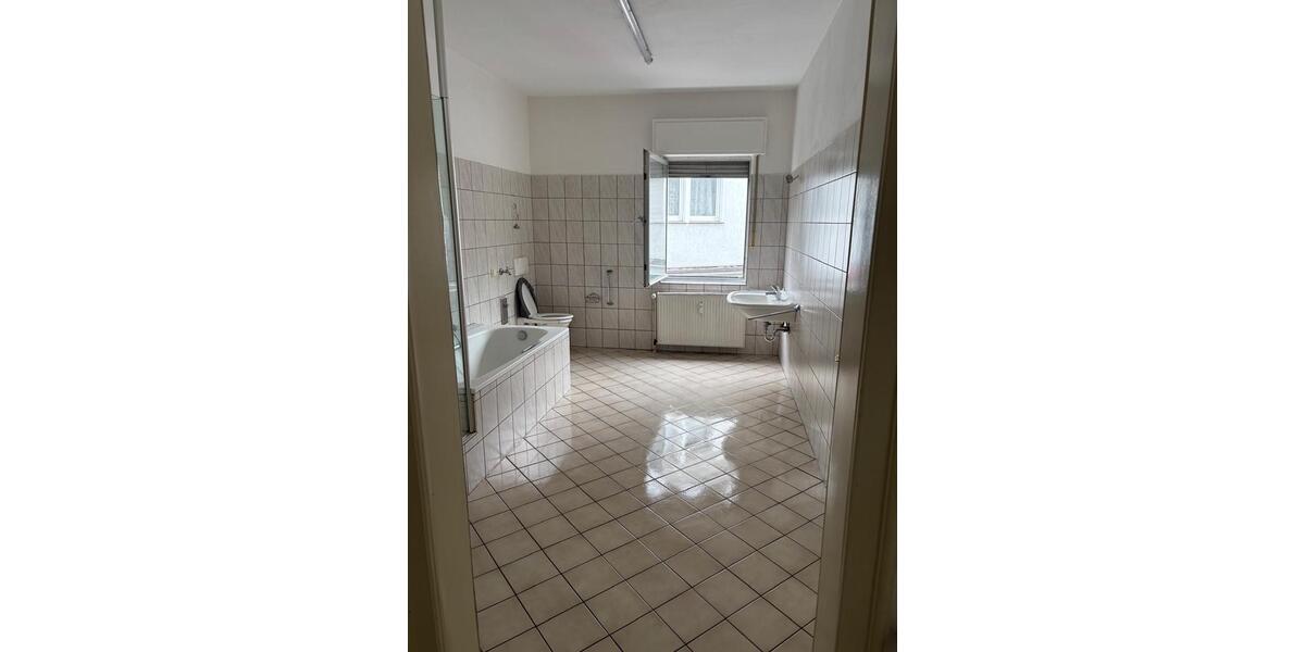 Etagenwohnung Warstein - 3 Zimmer, 124 m&sup2;, 1.100&euro; | Angebot:26648877