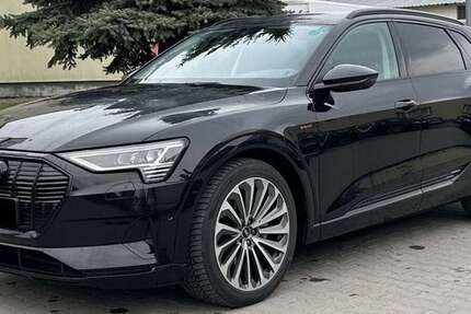Audi e-tron 40.571 km 20.000 &euro; Langenneufnach 86863