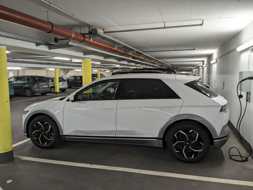 Hyundai IONIQ 5 5.800 km 31.000 € Frankfurt 69438