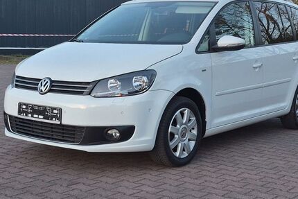 VW Touran 100.000 km 9.900 &euro; Kabelsketal OT Gröbers 06184