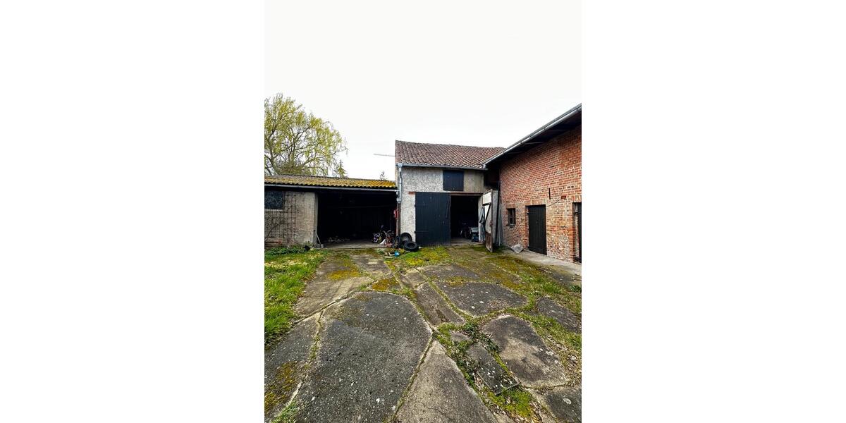 Doppelhaushälfte Klötze - 8 Zimmer, 245 m&sup2;, 87.000&euro; | Angebot:26824921