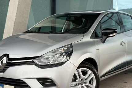 Renault Clio 65.600 km 8.999 &euro; Offenburg 77656