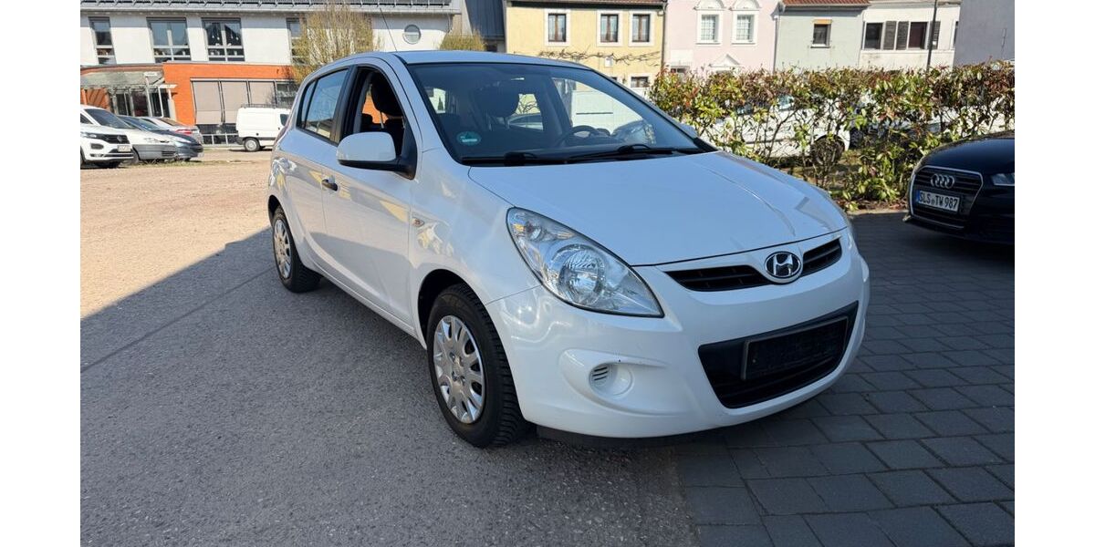 Hyundai i20 155.000 km 3.899 &euro; Saarlouis 66740