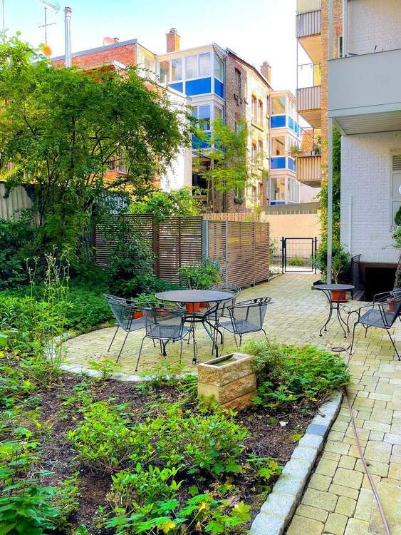 Highlight: Wohnen, wie Sie es sich wünschen - 4,5-Zi.-Wohnung mit Kamin, Balkon & Stil in Top-Lage