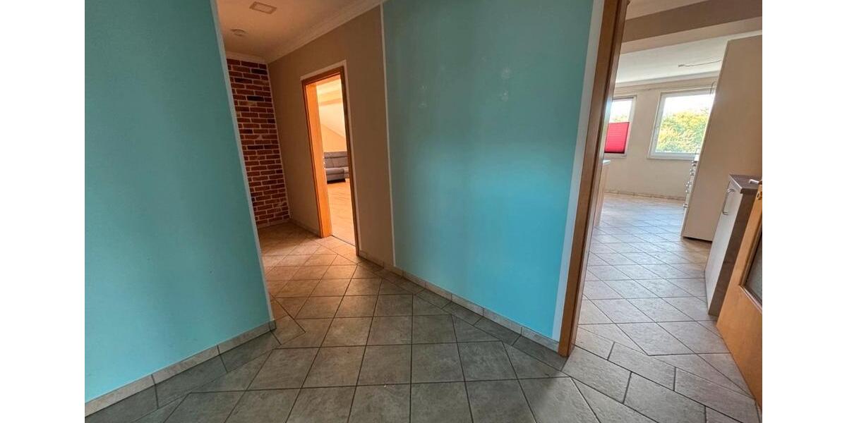Dachgeschoßwohnung Altenbeken - 4 Zimmer, 118 m&sup2;, 980&euro; | Angebot:25656564