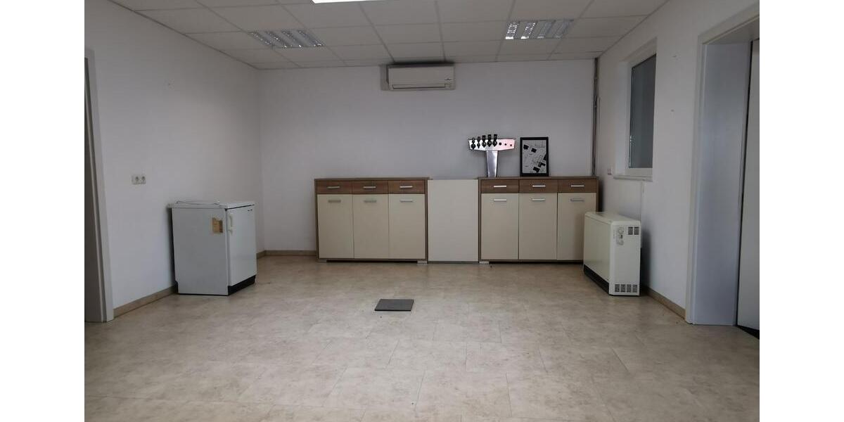 Deggendorf Zentrum: helle, großzügige Büroräume m. 4 Stellplätzen zimmer