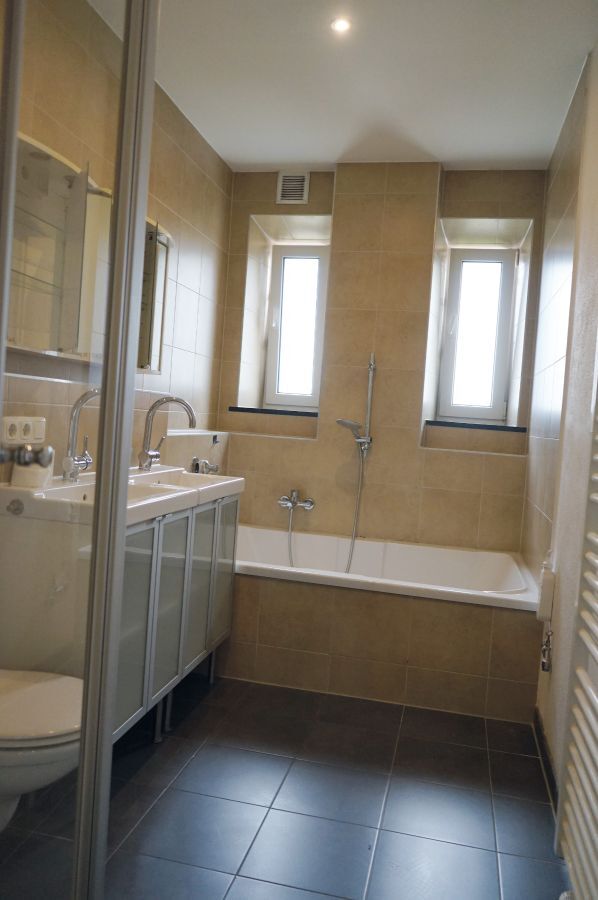 3 Altbau Loft Wohnungen am Lech: 73+82+64 qm, kernsaniert, Balkon, Parkett, Küche, ruhig, nähe KUKA, provisionsfrei