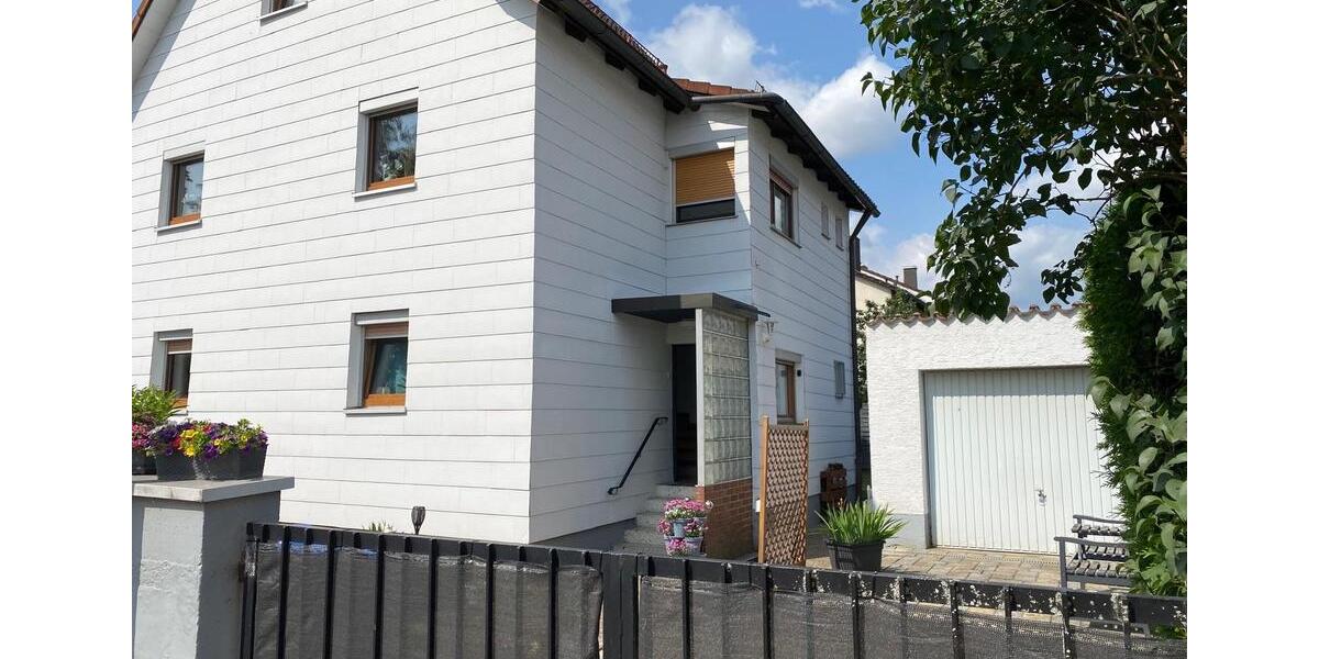 Mehrfamilienhaus, Wohnhaus Weiden in der Oberpfalz - 7 Zimmer, 154 m&sup2;, 1.600&euro; | Angebot:26377748