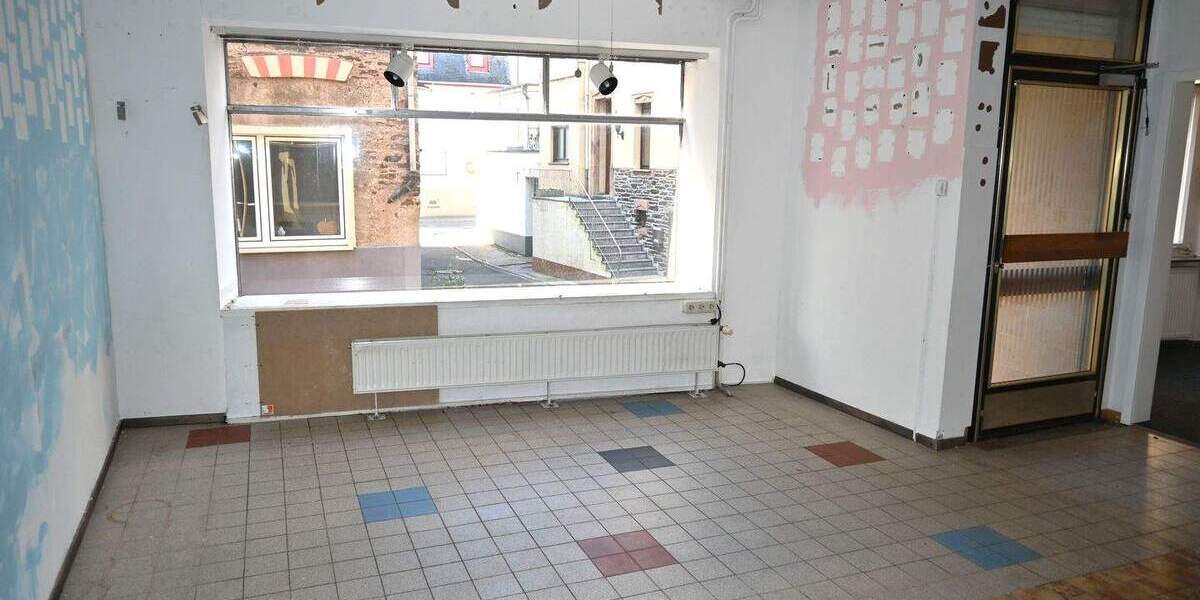 Einfamilienhaus Zell (Mosel) Merl - 9 Zimmer, 180 m&sup2;, 139.900&euro; | Angebot:25877205