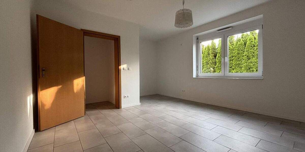 Modernes Wohnen -- ca. 230 qm auf einer Etage! 5 zimmer