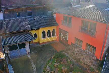 Haus zum Kaufen in Ammerbuch 360.000 € 259 m²