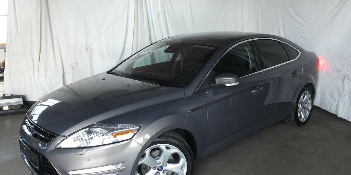 Ford Mondeo 2.0TDCi BUSINESS NAVI XENON PDC AHK BLUETOO 143.215 km 9.908 &euro; Köln 50858