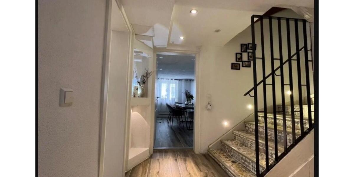 Doppelhaushälfte Weißenhorn - 8 Zimmer, 224 m&sup2;, 1.700&euro; | Angebot:25498251