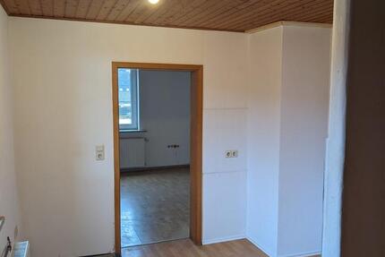 Wohnung Dassel - 3 Zimmer, 85 m&sup2;, 450&euro; | Angebot:25416303