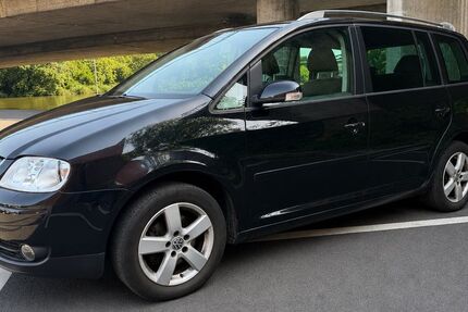 VW Touran 167.491 km 5.500 &euro; Mülheim 45479