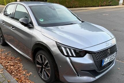 Peugeot 208 27.140 km 15.490 &euro; Frankfurt am Main 60529