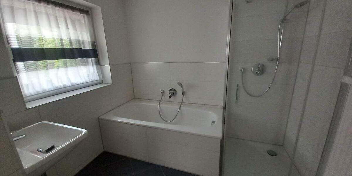 Etagenwohnung Waltershausen - 4 Zimmer, 106 m&sup2;, 199.000&euro; | Angebot:25780389