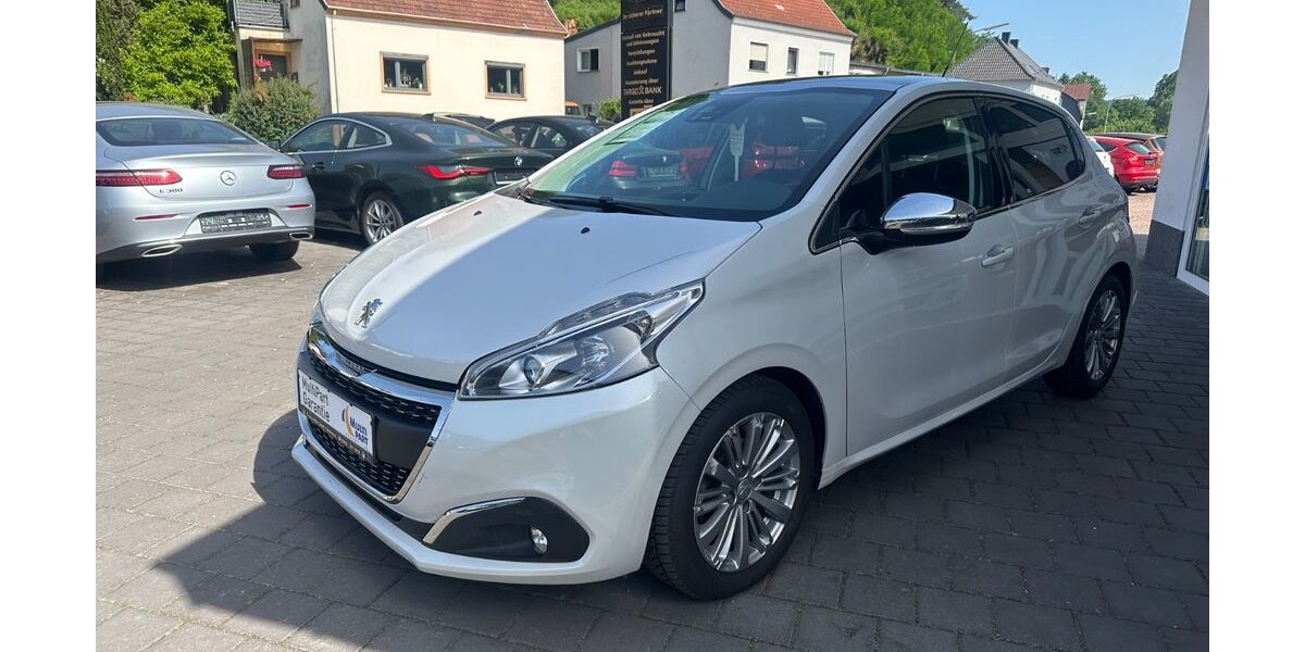 Peugeot 208 48.294 km 10.900 &euro; Beckingen 66701