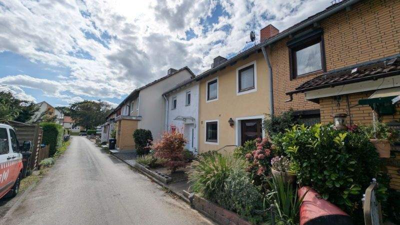 Reihenmittelhaus mit Wintergarten und Stellplatz auf Eigenland, 23569 Lübeck 3 zimmer