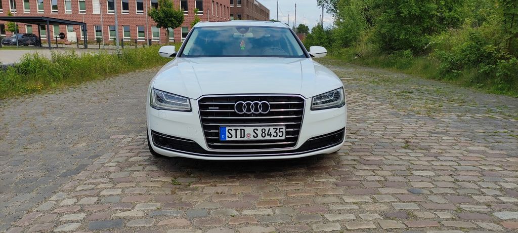 Audi A8 170.000 km 16.950 &euro; Stade 21684