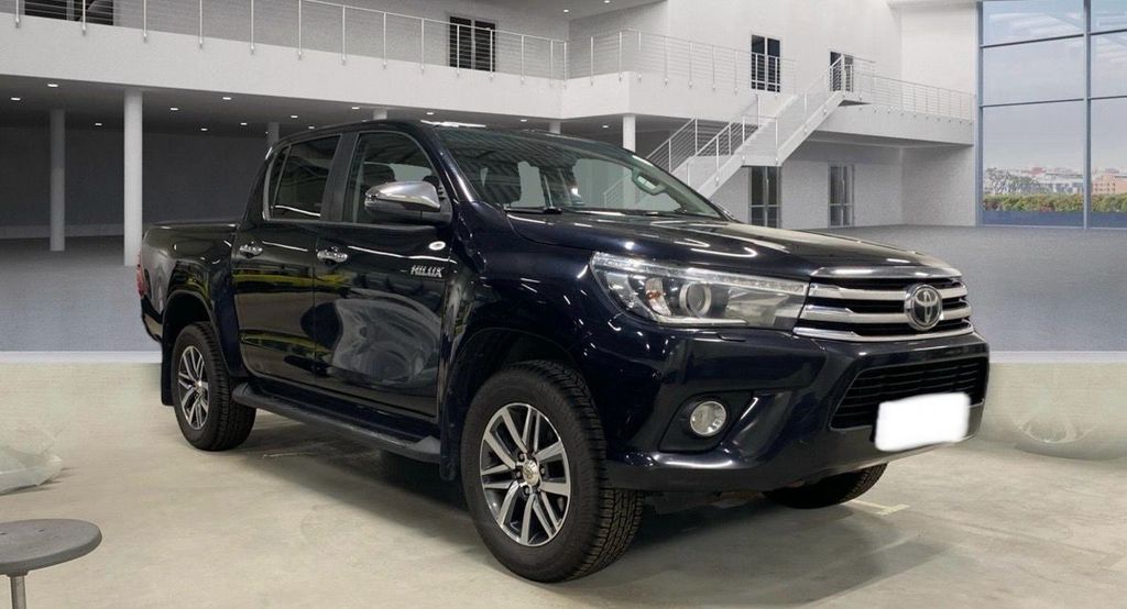 Toyota Hilux 215.282 km 23.999 &euro; hamburg 20539