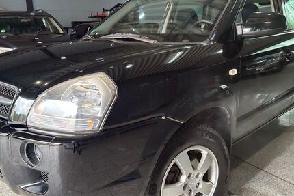 Hyundai TUCSON 62.600 km 4.990 &euro; Duisburg 47059