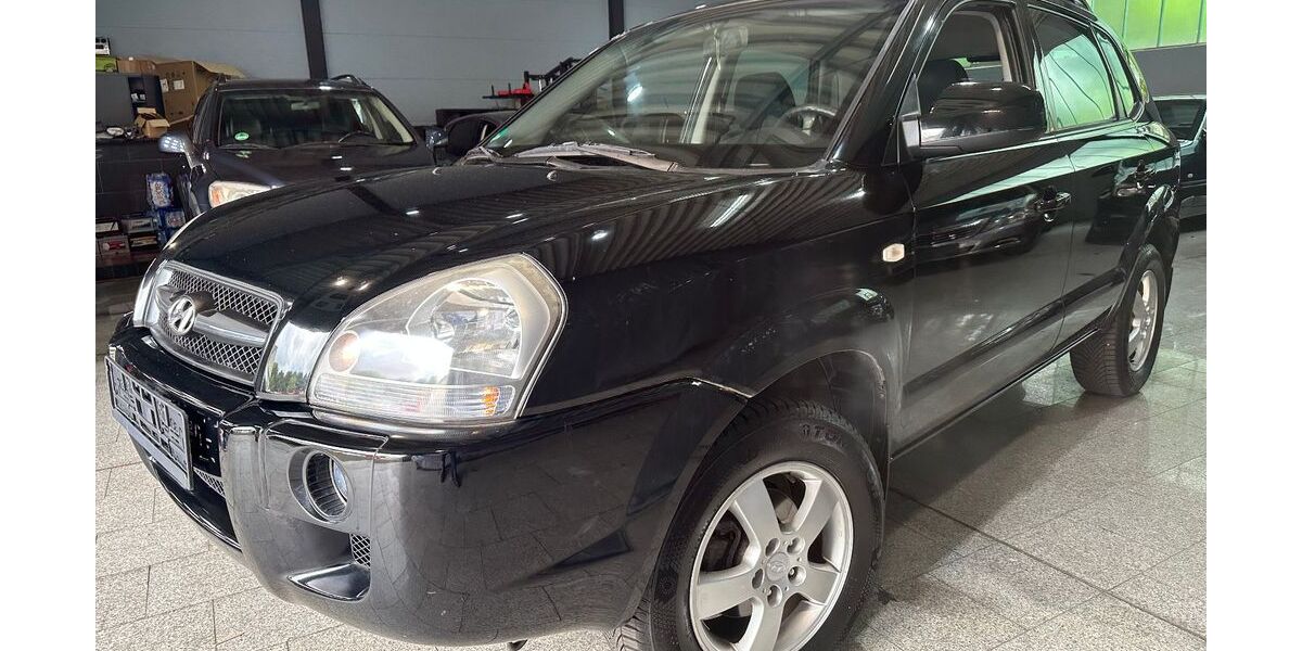 Hyundai TUCSON 62.600 km 4.990 &euro; Duisburg 47059